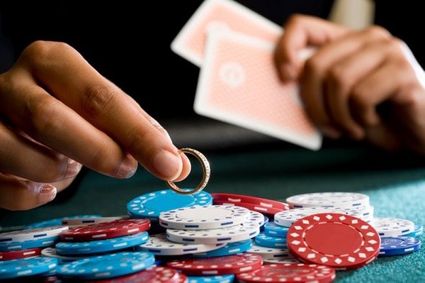 Nếu bị thua cờ bạc phải làm sao để giải đen?